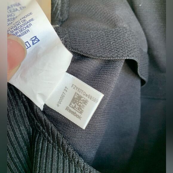 NEW! Reebok Classic Ribbed One-Piece Swimsuit Bathing Suit Swim Black Small PW13 - Picture 6 of 7